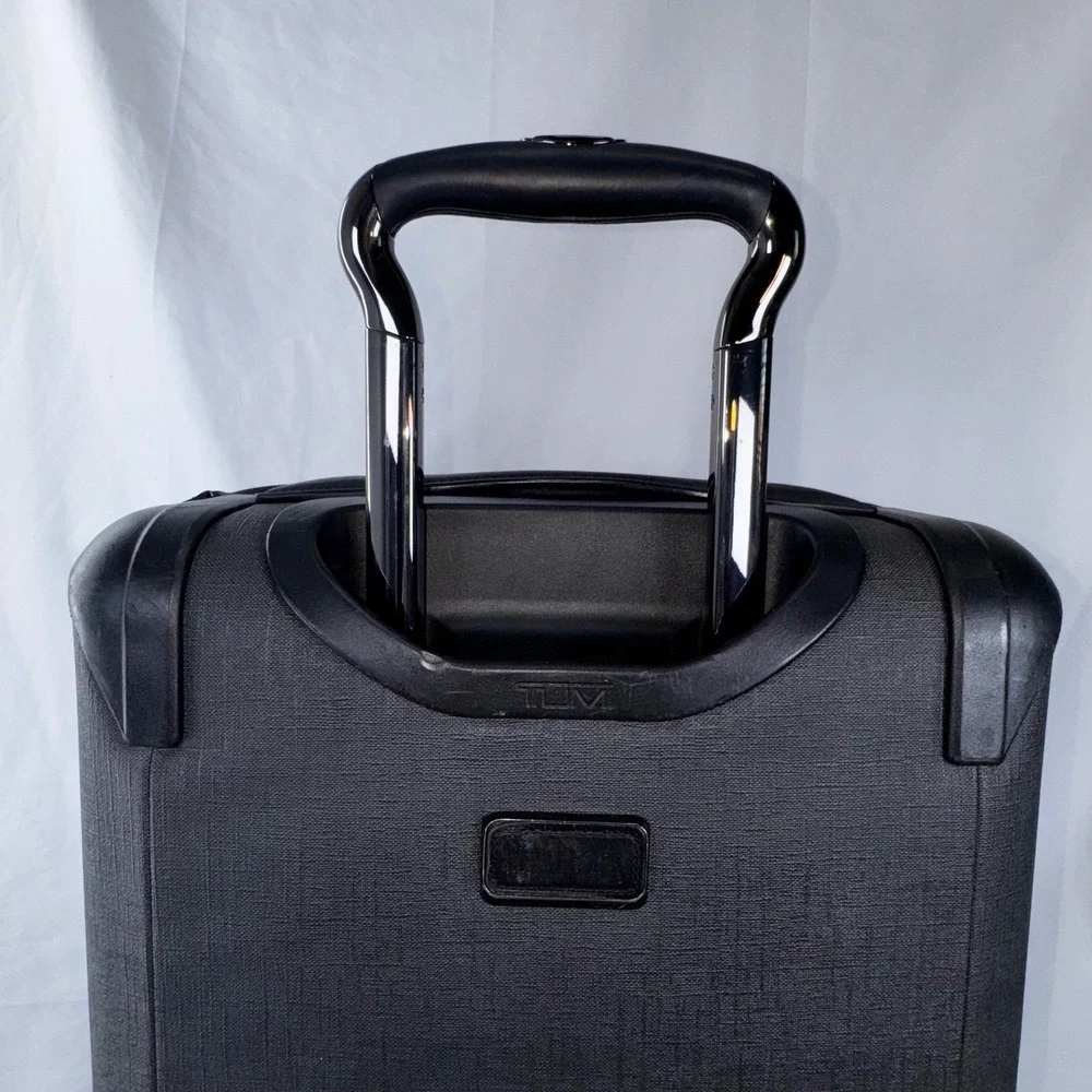 Tumi International 21